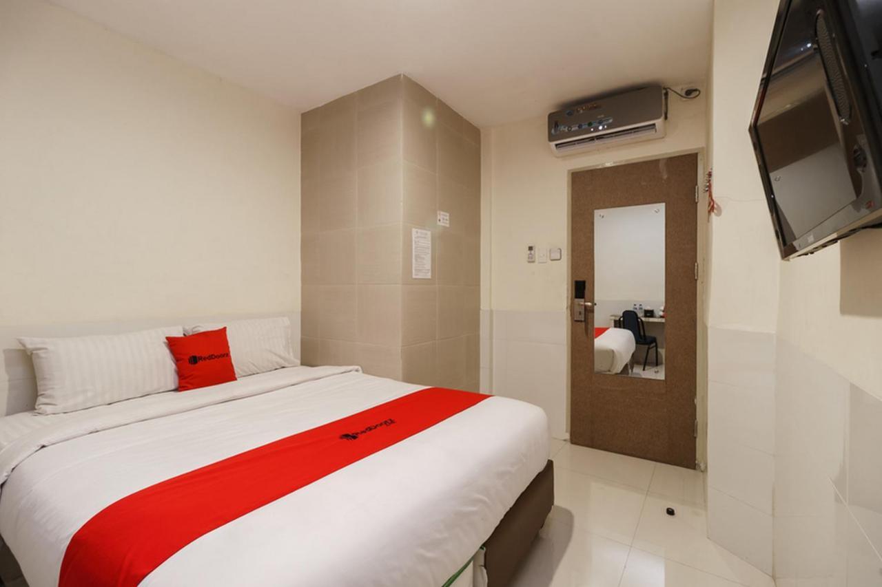 Permata Inn Medan Exterior foto